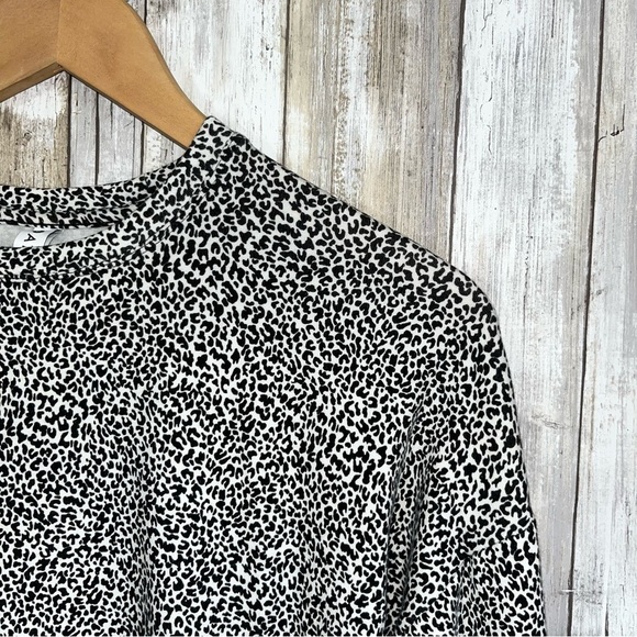 Athleta Micro Cheetah Black/ Seasalt Balance Pullover Sweatshirt XS - Picture 4 of 6